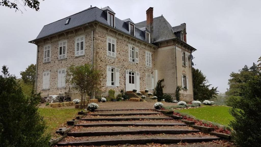 Gites Du Castellare Le Chalard Buitenkant foto